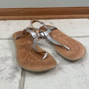 Born Womens 8 silver Leather Strappy Ankle Sandals